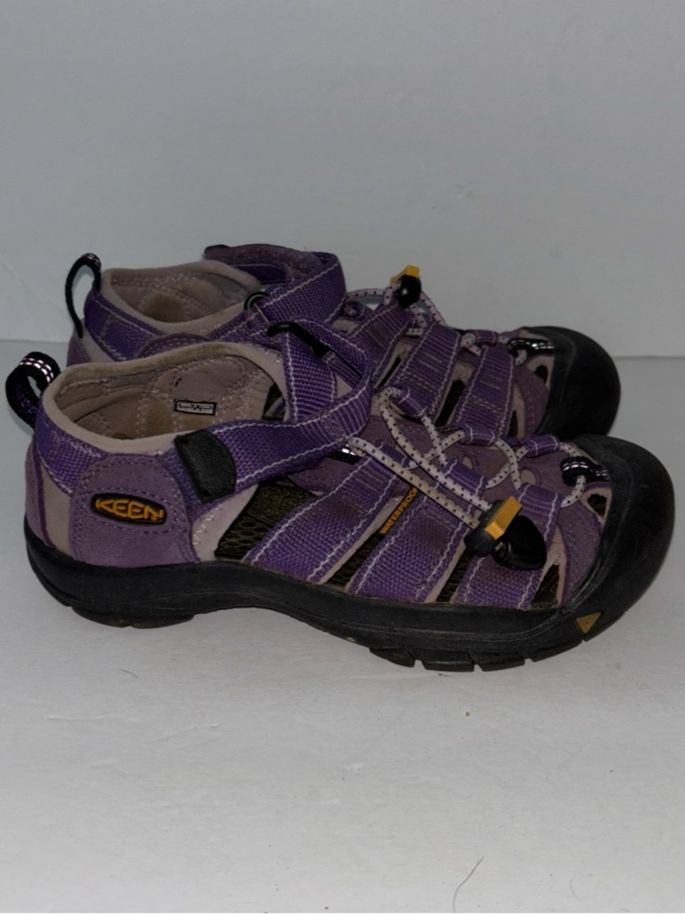 KEEN Newport H2 Shoes Sandals Girls Kids Purple Youth Size 1 Water Washable Play